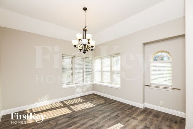 Building Photo - 1029 English Oak Dr