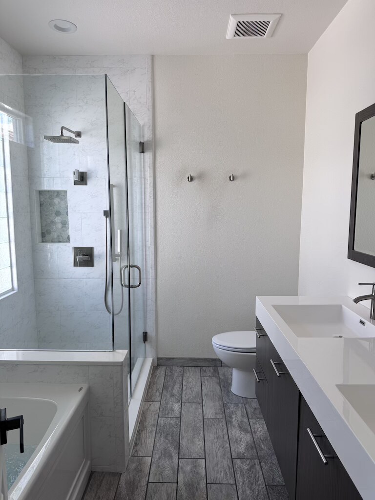 Building Photo - 54595 Avenida Velasco