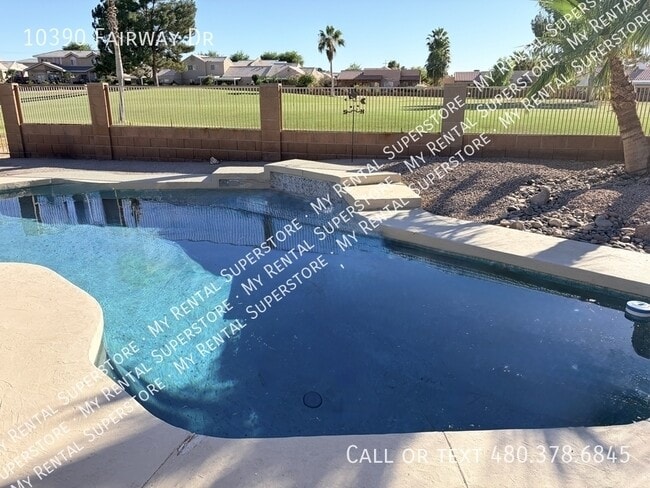 Building Photo - 10390 Fairway Dr