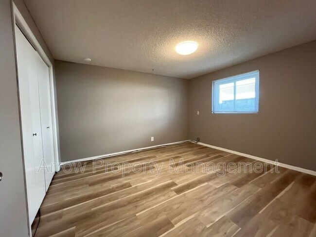 Building Photo - 515 S 2nd St