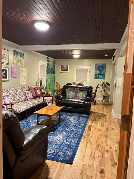 Building Photo - 1087 N Hoosac Rd