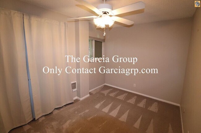 Building Photo - 2393 SW Park Pl