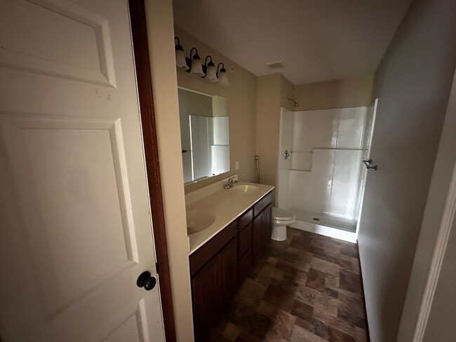 Building Photo - 3 Bed 3 Bath Townhome
