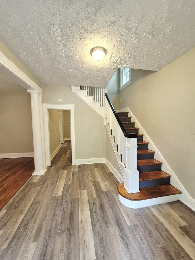 Building Photo - 3017 Dill Ave