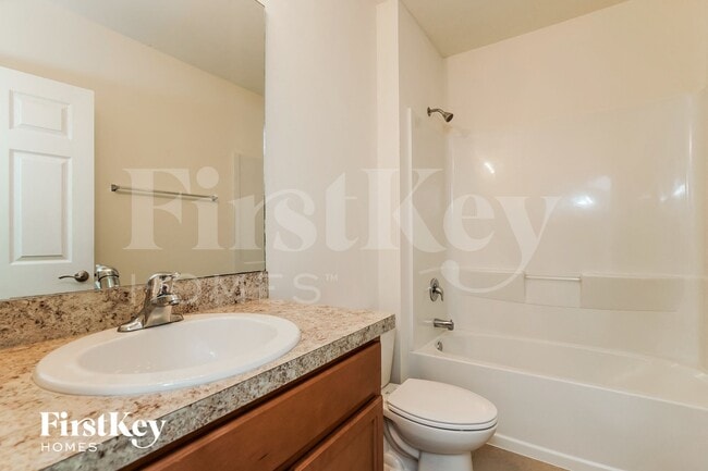 Building Photo - 237 SE 3rd St