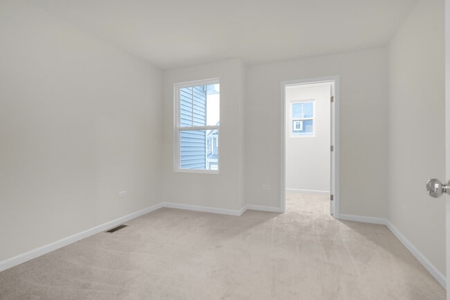 Building Photo - 5917 Hawkweed Dr