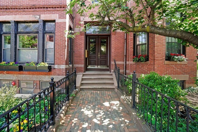 Building Photo - 231 W Newton St