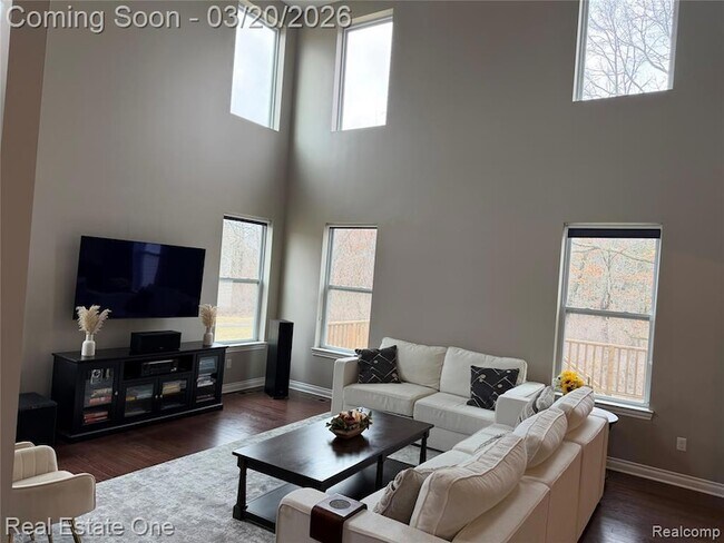 Building Photo - 58206 Sunflower Cir N