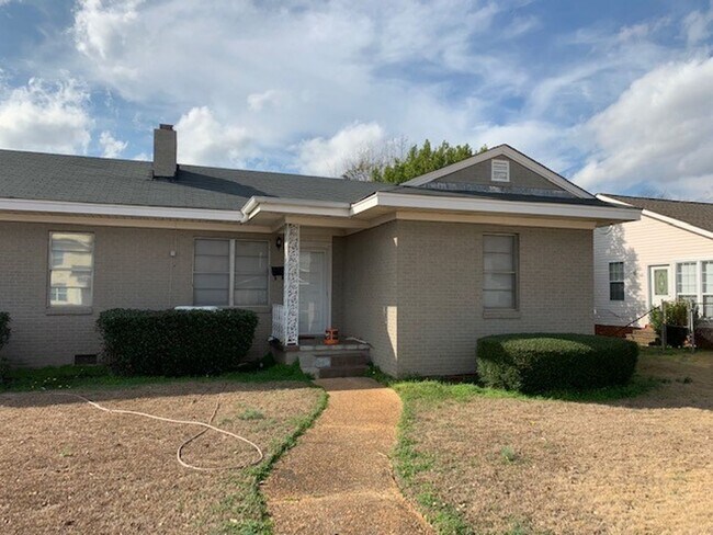 Primary Photo - 1630 1st Ave