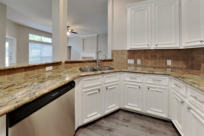 Building Photo - 20214 Stone Falls Ct