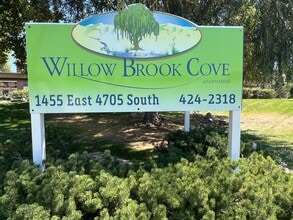 Building Photo - **Move in Special 1/2 off First month!** Cozy 2B/2 Bath Apartment in Millcreek