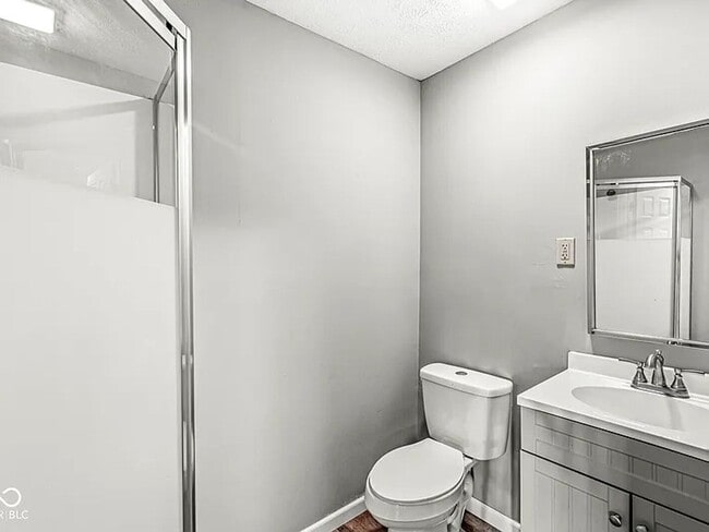 Building Photo - 841 Birch Ave