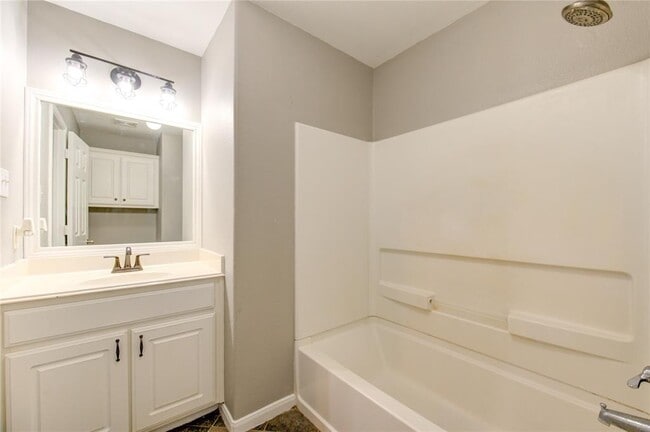 Building Photo - 6815 Dolan Bluff Ln