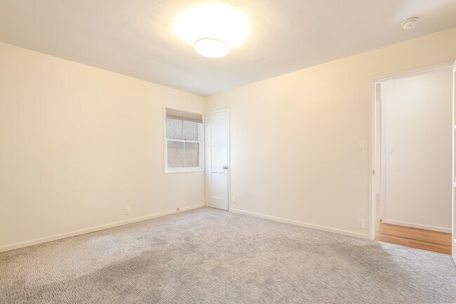 Building Photo - 10821 Cushdon Ave