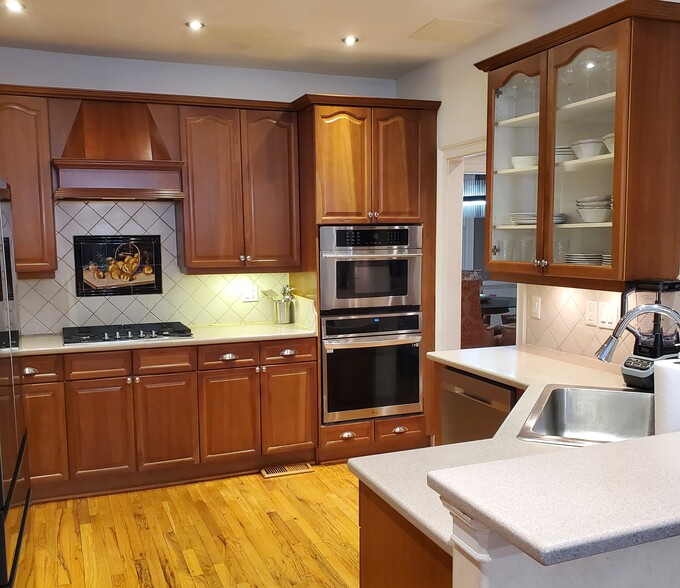 Building Photo - 6640 Ashebrooke Dr