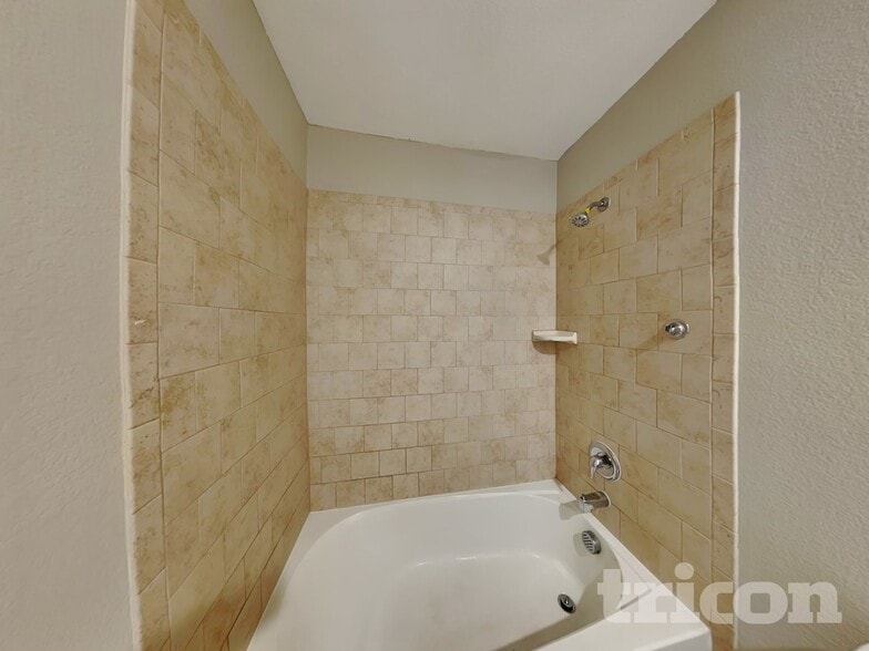 Building Photo - 1908 Parkside Mews