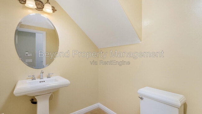 Building Photo - 2947 Farragut Rd