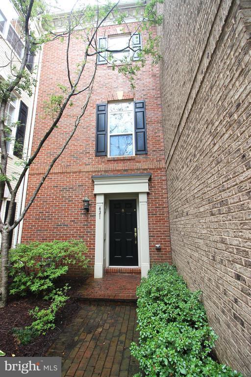 Building Photo - 421 N George Mason Dr
