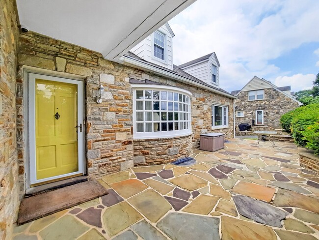 Building Photo - Short-term Rental. 4BR/3.5BA Cape Cod – Ov...