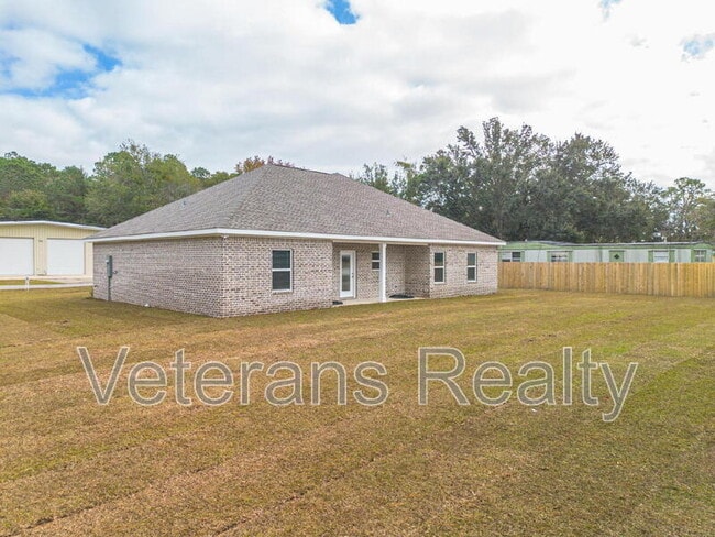 Building Photo - 833 Vee St