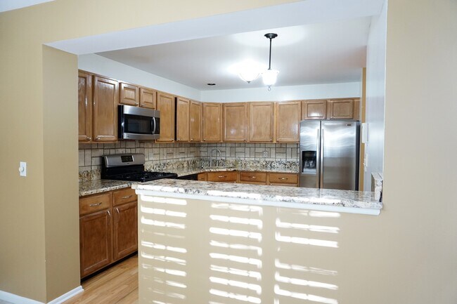 Building Photo - 172 Crescent Ln