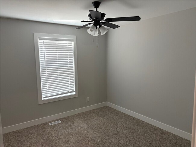 Building Photo - 1158 Marathon Dr