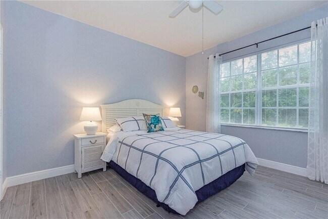 Light and airy bedroom - 2352 57th Cir