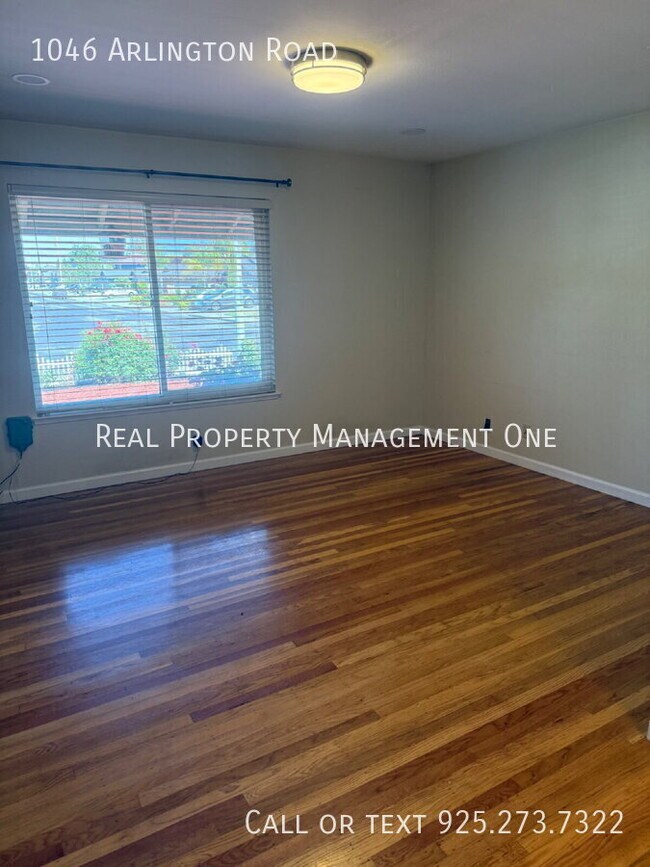 Building Photo - 1046 Arlington Rd
