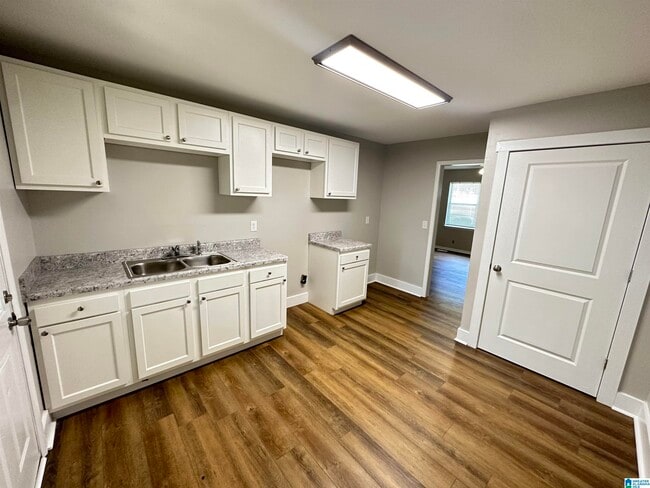 Building Photo - 6220 Cole Ave