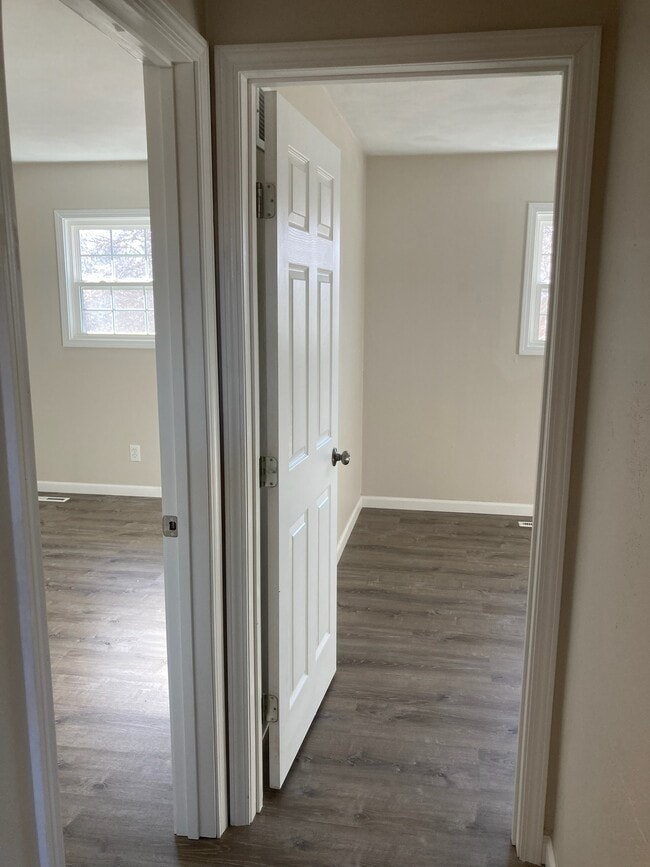 Building Photo - 707 Plankway Dr