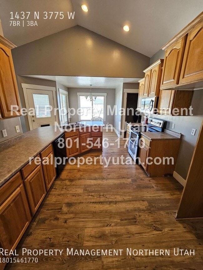Building Photo - 1437 N 3775 W