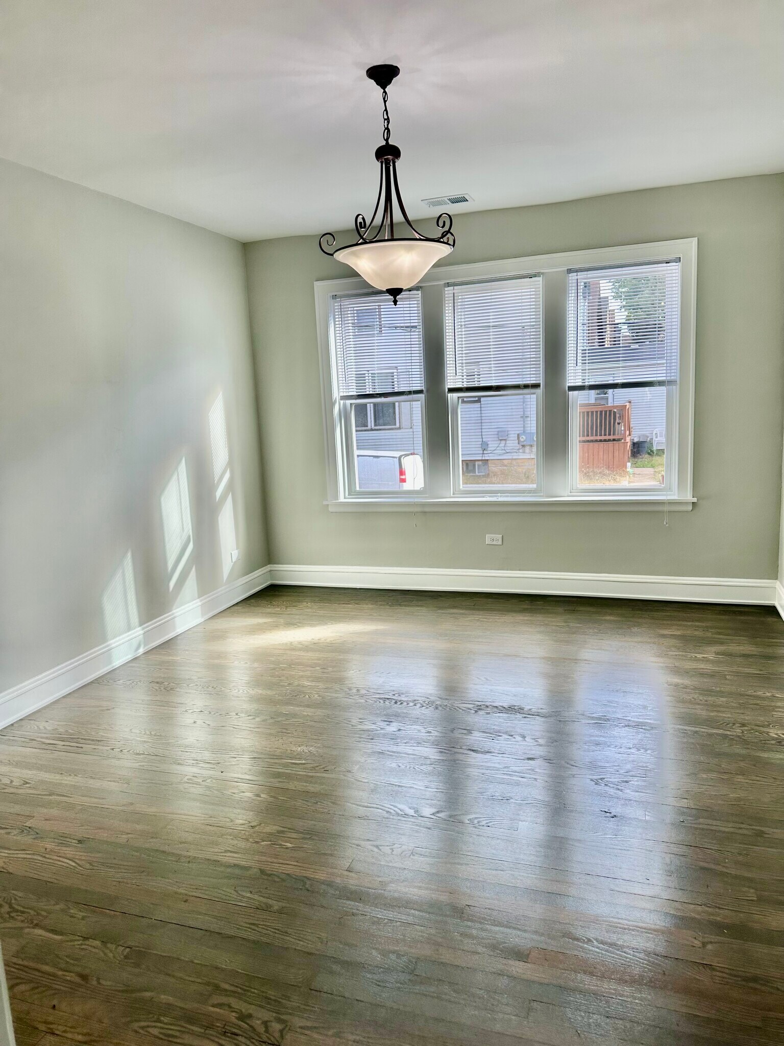 Dinning room - 2501 Grove St
