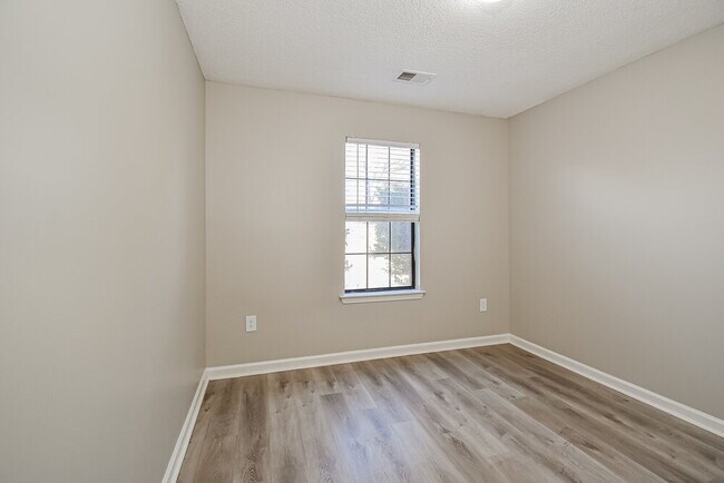 Building Photo - 6759 Valerie Dr