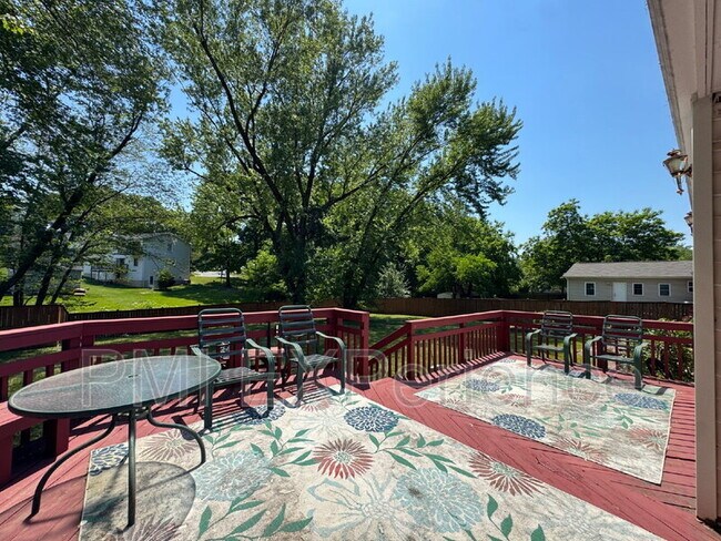Building Photo - 3203 Amador Dr