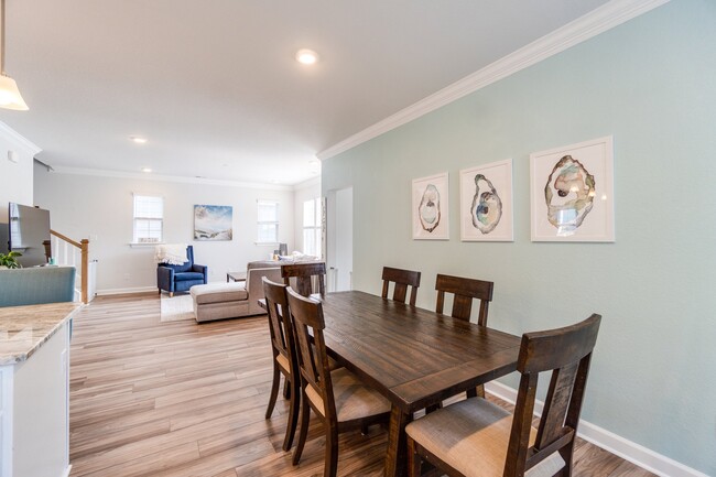 Building Photo - 2258 Sanibel Ln
