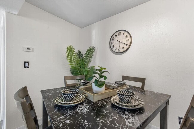 Building Photo - 4561 Southfield Ave