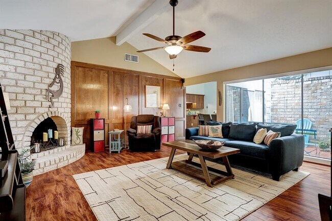 Overall view of family room - 16 Warwick Ln