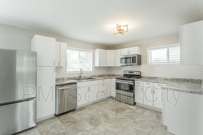 Building Photo - 1375 Orbit Dr