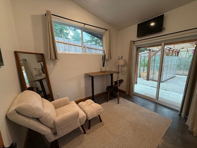Building Photo - Furnished Modern Home for Rent – 2 Bedroom...
