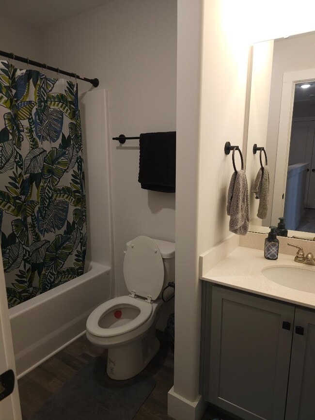 Building Photo - 425 Bee Cv Wy