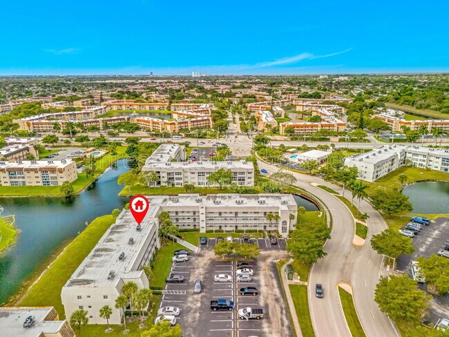 Building Photo - 8515 Sunrise Lakes Blvd