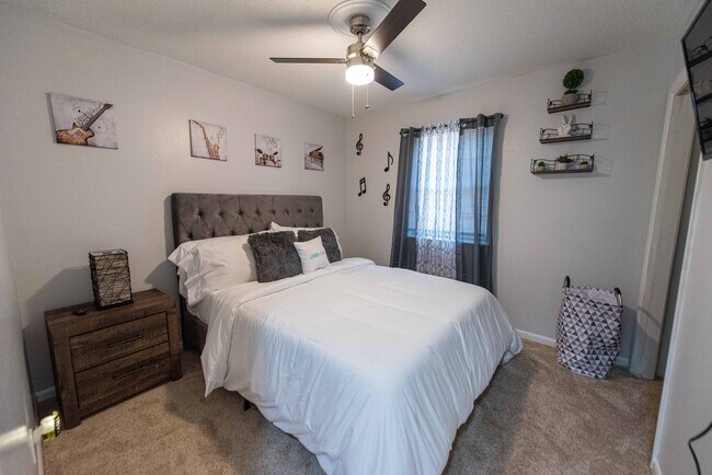 Building Photo - 9108 Peach Tree Ln