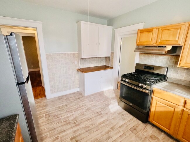 Building Photo - 174 Campbell Ave