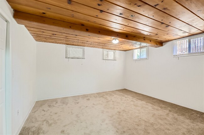Building Photo - 116 N Meldrum St