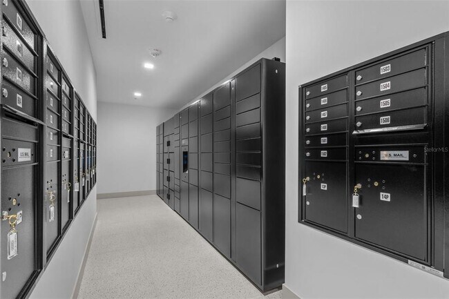 Building Photo - 777 3rd Ave N