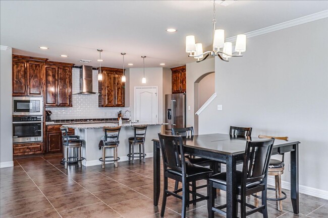 Building Photo - 7617 Diamond Dr.