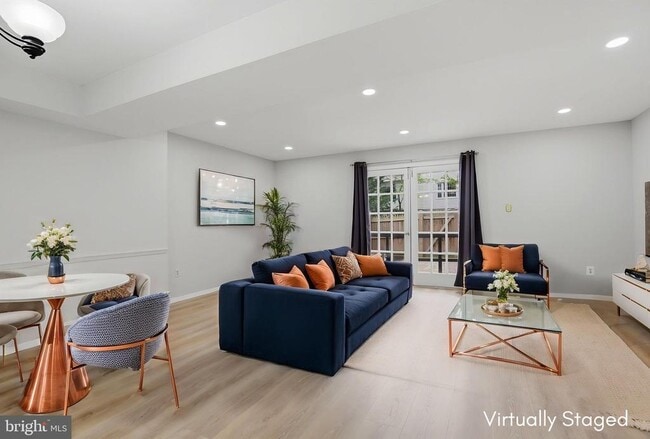 Building Photo - 7739 Tiverton Dr