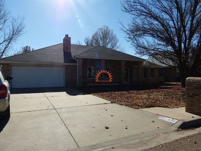 Building Photo - Spacious 4 bedroom 2 bath brick home