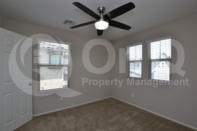 Building Photo - 270 N Scott Dr