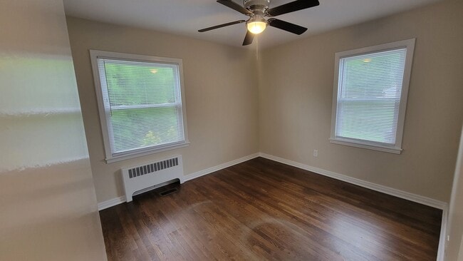 Building Photo - 2520 Proctor Knott Dr